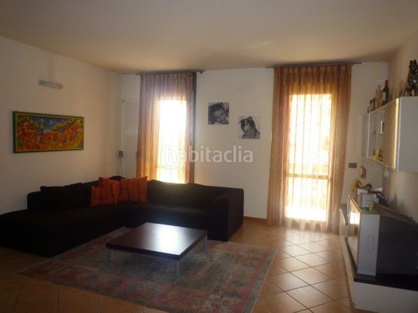 Foto 6238774d-9fff-4b49-9b22-8b23be857f19. Piso en Príncep de Viana-Clot-Xalets Humbert Torres Lleida