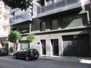 Rent Business premise in Calle de pascual amat 10