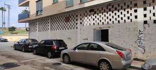 Local Comercial a Calle cid campeador 78