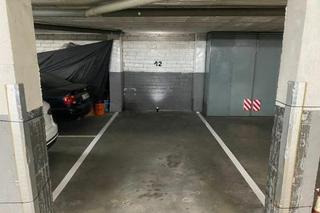Aparcament cotxe a Centre. Plaza de parking en figueres centro