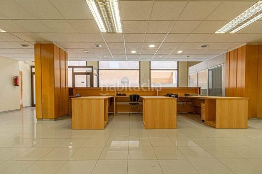 Foto f5dd8539-cb29-45d6-942f-f433a0fd79c5. Local comercial a Carretera de Roses-Fossos Figueres