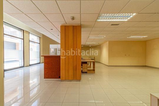 Foto fe1627e2-2317-4120-8e3c-e4c543fc781a. Local comercial a Carretera de Roses-Fossos Figueres