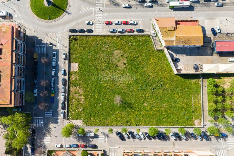 Foto ea0fed93-181e-4749-80c8-8799bd3e5975. Terreno residencial en de roses 11 terreno urbanizable edificio en Figueres