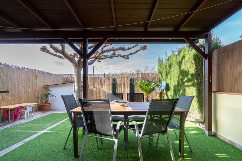 Foto 1a775425-b32b-4002-bfbd-4f2d6b59c73a. Casa adosada casa con jardín privado en Torroella de Fluvià