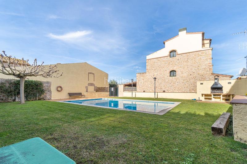 Foto bce9ac33-7295-4681-bf64-e5c592c3420d. Casa adosada casa con jardín privado en Torroella de Fluvià