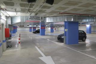 Rent Car parking in La Marina del Port. Plazas de parking en alquiler en zona franca