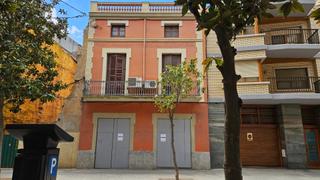 Edifici a Centre. Edifici de 496m2 en 3 plantes al centre ciutat c. nou de figuere