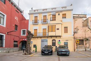 Edifici a Jonquera (La). Venda dedifici complet al centre de la jonquera