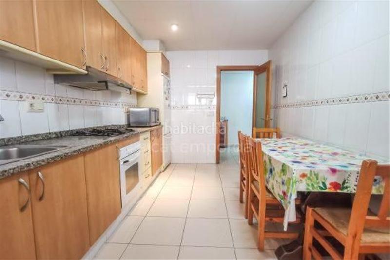 Foto c0b648d1-3687-458e-acec-57fc1c1f6a0b. Reihenhaus mit heizung in Centre Roses