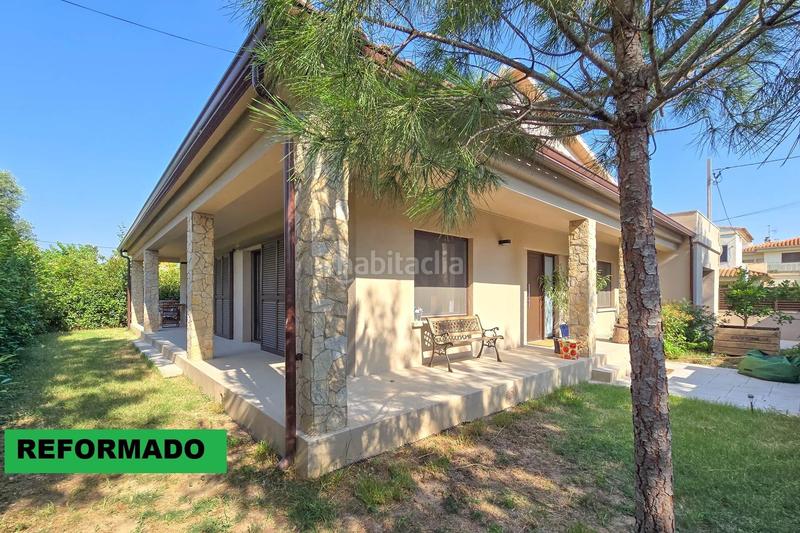 Foto 53411040-58ef-4606-be1e-dcb4bce97b49. Casa  amb jardí a . en Sant Pere Pescador