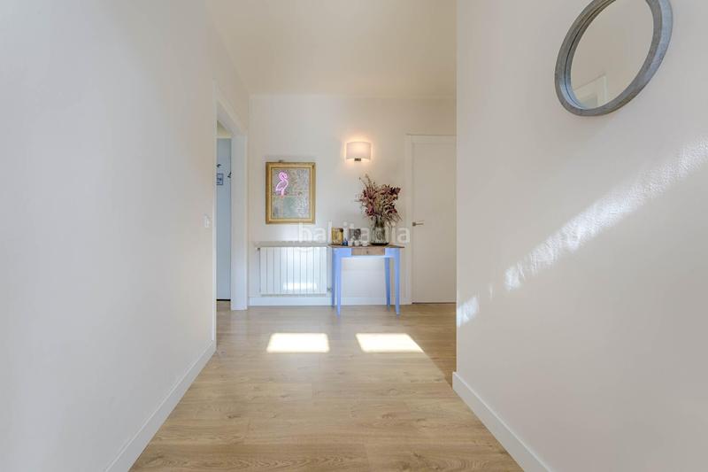 Foto f4c0f931-b770-4128-8fcb-e69536a35c0a. Casa  amb jardí a . en Sant Pere Pescador