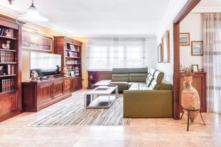 Piso en Creu de la Mà. Creu de la mà. edifici maxim, piso de 5 habitaciones dobles,  te