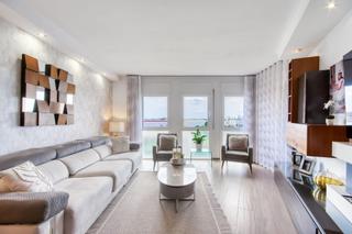 Pis a Carretera de Roses-Fossos. Magnífico piso en venta en figueres
