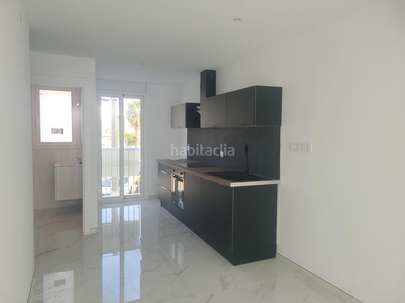 Foto 199089cd-c00f-4cb4-8cf7-15673484bb96. Casa  de obra nueva con amarre y vistas al canal en Empuriabrava