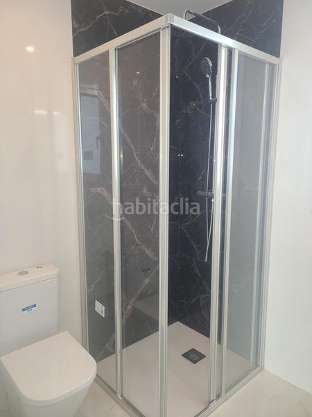 Foto a2b3b3fb-8ab1-4fb4-a899-53ce38e06214. Casa  de obra nueva con amarre y vistas al canal en Empuriabrava