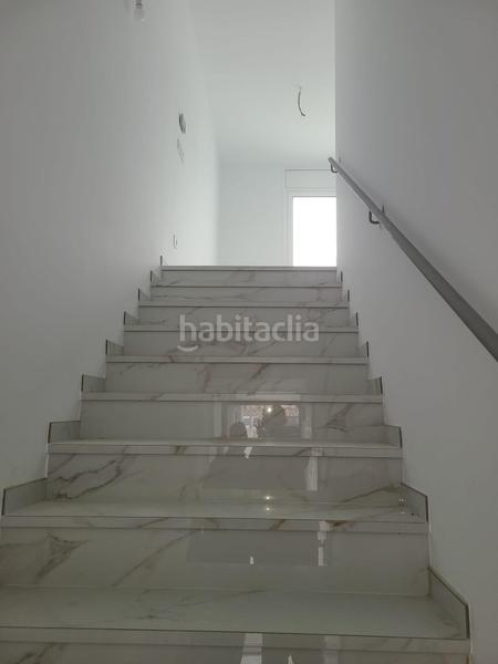 Foto afab34f6-3dec-4f58-9367-cd3910c57ae7. Casa  de obra nueva con amarre y vistas al canal en Empuriabrava
