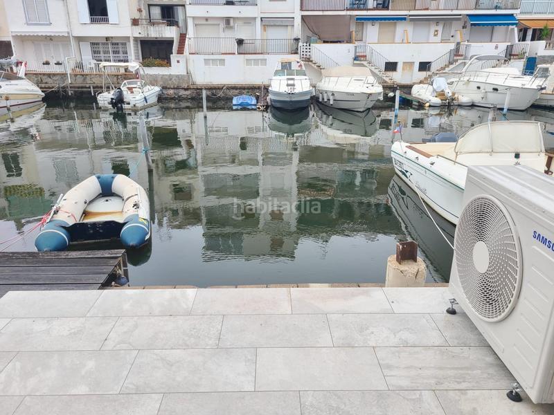 Foto e9ed1eab-1dc0-4e28-be16-5001643c998d. Casa  de obra nueva con amarre y vistas al canal en Empuriabrava