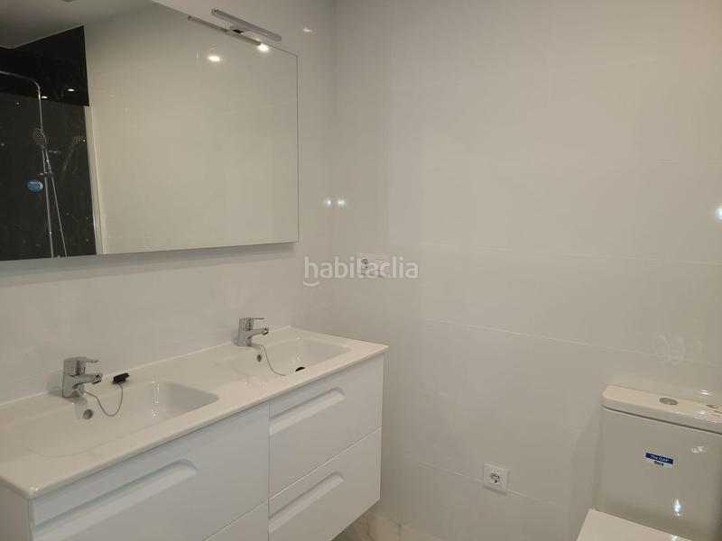 Foto f3a2b76f-98b0-49ed-b8ac-081ae21873ed. Casa  de obra nueva con amarre y vistas al canal en Empuriabrava