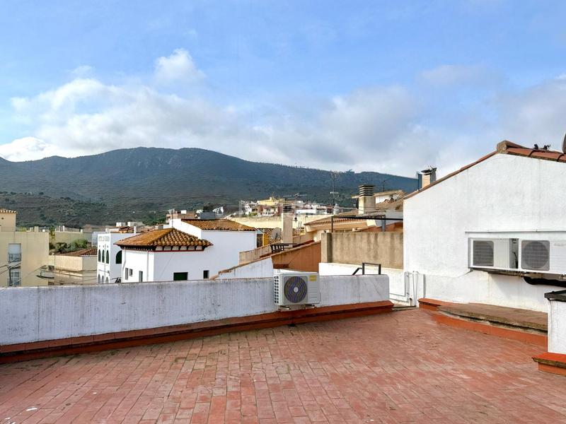 Foto 38b3f5a9-29e5-4e21-97dc-500c75422bc6. Piso . vila. piso ideal, práctico, centrico, reformado completamente. en Llançà