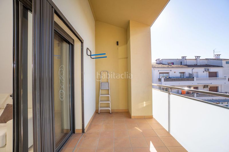 Foto ae495ad5-d5bc-4eb4-9894-db82daa2e2f4. Dúplex amb calefacció aparcament a Alberes Empuriabrava