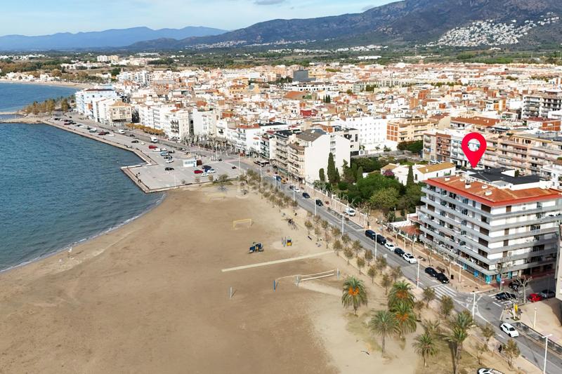 Foto 15d7f174-15d6-4fee-b8b5-dfad8cdeb596. Àtic amb calefacció a Centre Roses