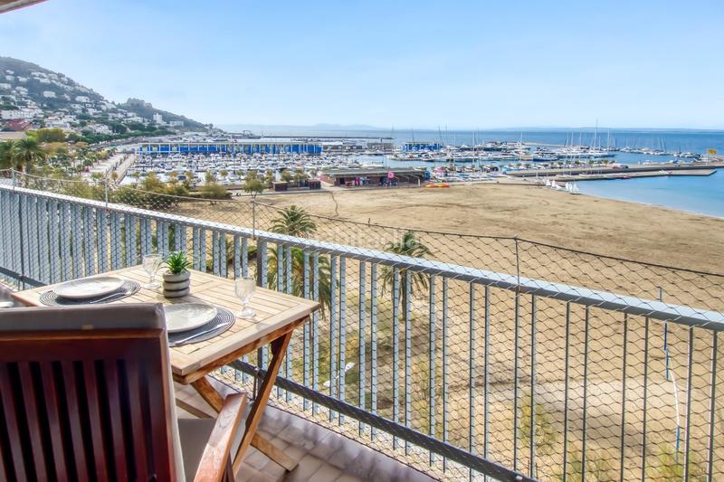 Foto 22b5fc39-87c5-44e9-8cef-87317f59e270. Àtic amb calefacció a Centre Roses