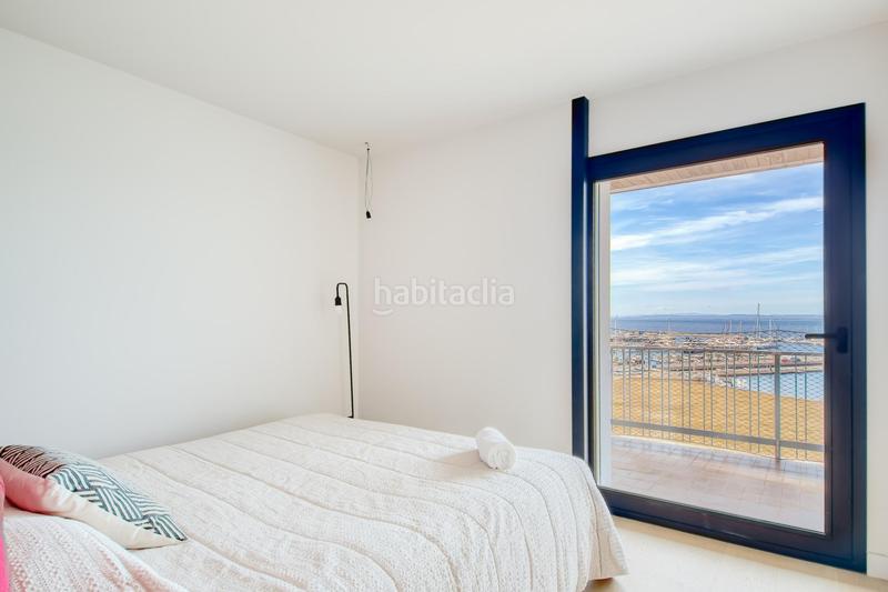 Foto b39dd1b4-29b1-499d-80cc-c919c76520e7. Àtic amb calefacció a Centre Roses