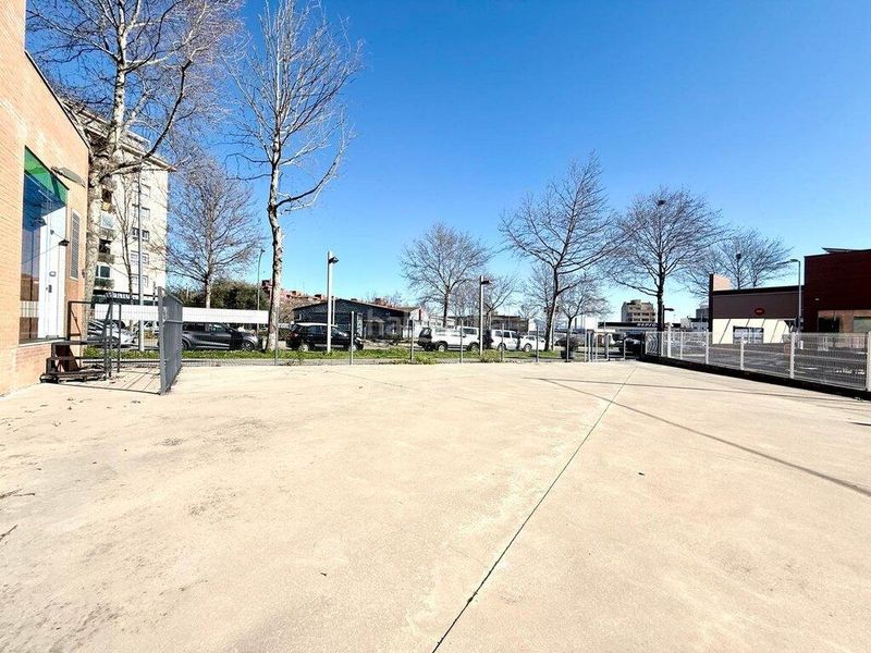Foto 9eb55ddc-2a18-4db1-9bfb-3365c1ad36ba. Local comercial a Poble Nou-Olivar Gran Figueres