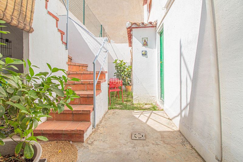 Foto f143a71b-3935-45d4-a12d-25f0938b3364. Casa amb calefacció aparcament a Centre Figueres