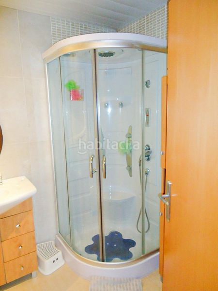 Foto 52469d4b-8dce-4809-8bf3-7ea4efbd5bc2. Pis amb aparcament a Creu de la Mà Figueres