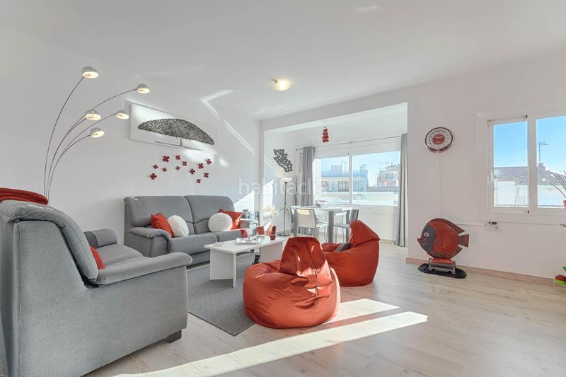 Foto e464afb8-a3d3-4185-9e99-34e4180f1a93. Piso modernidad en el corazón tu hogar a un paso del mar. en Roses