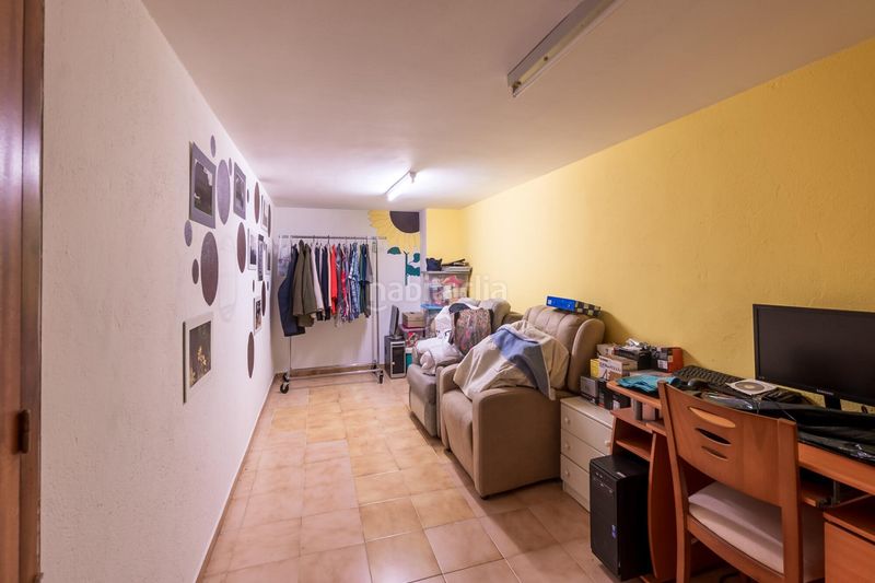 Foto 44ccf340-8cec-4bc5-b59f-4b72a346b937. Local comercial a Centre Figueres