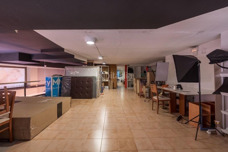 Foto 68bfdf50-89ad-4d1f-97ca-b8ceb7858bd1. Local comercial a Centre Figueres