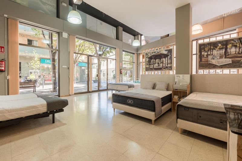 Foto 7e825d60-a4dd-4425-a277-ec7f3436c48b. Local comercial a Centre Figueres