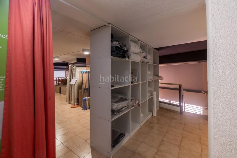 Foto 971672b6-2a42-4c0b-9a83-50f9d8a2bae0. Local comercial a Centre Figueres