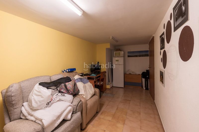 Foto b418dc01-0439-4a18-b46b-1889ad7e689b. Local comercial a Centre Figueres