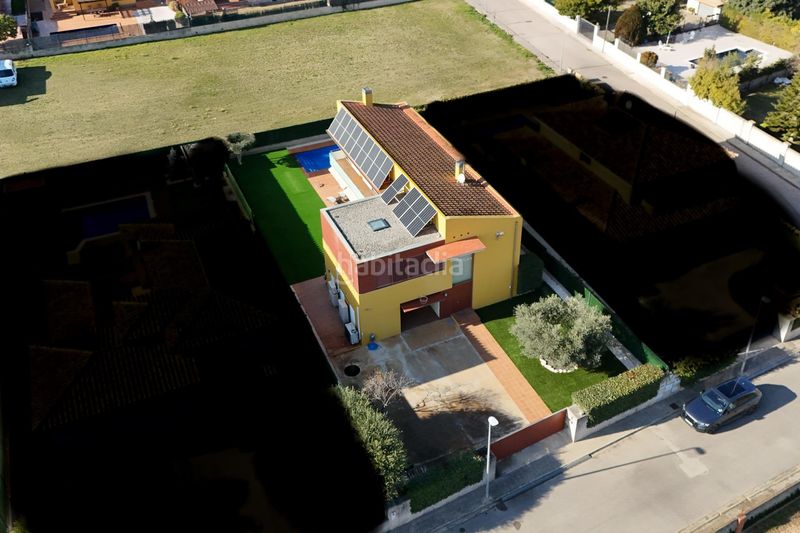 Foto 7e17d4a3-125c-4b41-9a64-9f4e7d3e4b9e. Casa amb calefacció aparcament piscina a Borrassà