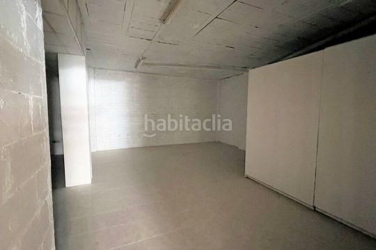 Foto cbf5d118-4a44-4e2b-af68-58f4ecc2a720. Local comercial a Centre Figueres