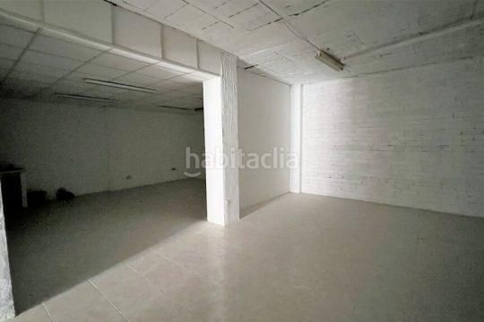 Foto ce061957-9ccd-43af-ae3f-52b33478d58f. Local comercial a Centre Figueres