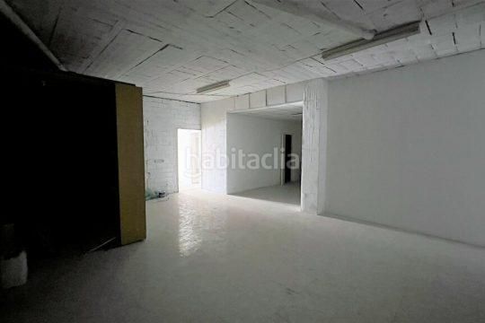 Foto e791e405-a565-40ec-8513-2bdd0d0ab033. Local comercial a Centre Figueres