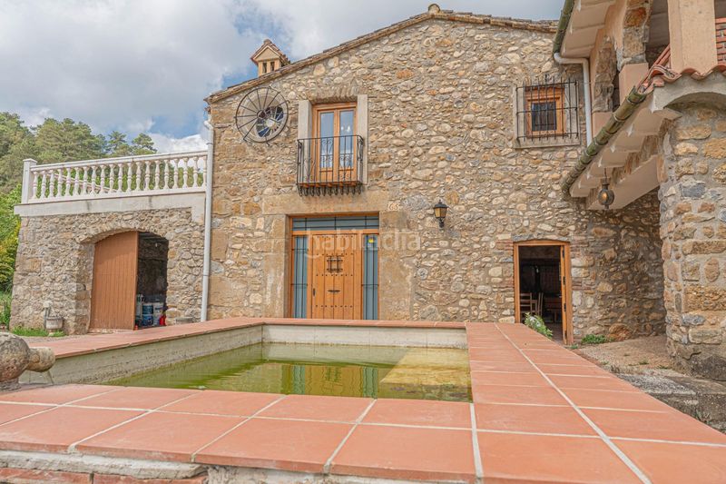 Foto 412b53aa-c0f4-43b3-9a80-e89ae055d1d1. Masia amb aparcament piscina a Lladó