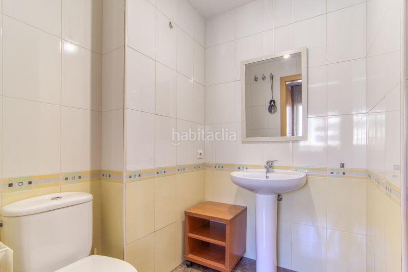Foto 190ee318-a886-4713-a1a2-c92224bd3ad0. Casa adossada amb calefacció aparcament a Poble Nou-Olivar Gran Figueres