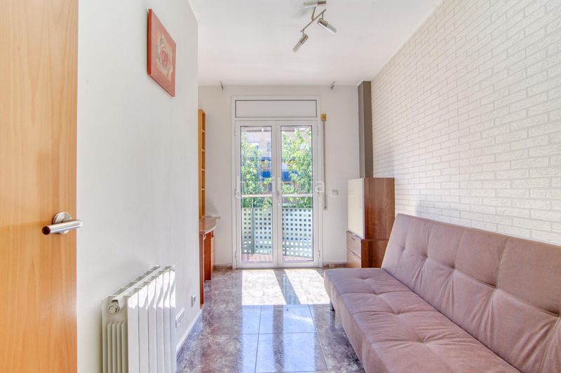 Foto 443875e0-8601-4897-833a-8e2e413d8068. Casa adossada amb calefacció aparcament a Poble Nou-Olivar Gran Figueres