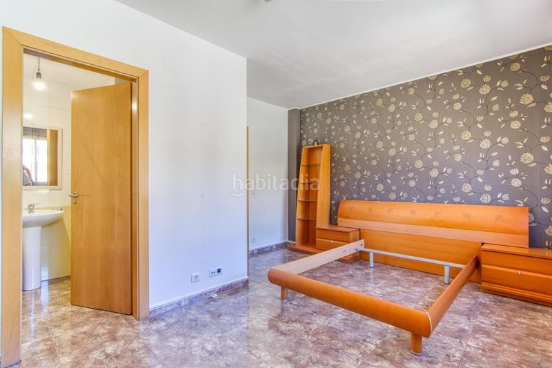 Foto 5f8574dc-5646-4574-b938-5ee18d3545c4. Casa adossada amb calefacció aparcament a Poble Nou-Olivar Gran Figueres