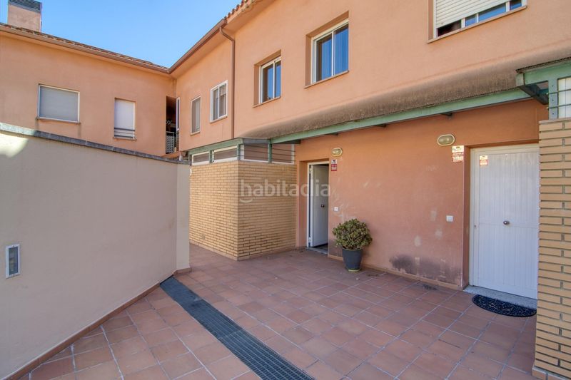 Foto b1c1c0a3-9bd2-4b5d-b451-be4e15daf2a8. Casa adossada amb calefacció aparcament a Poble Nou-Olivar Gran Figueres