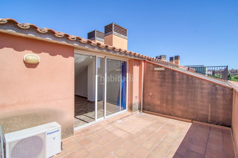 Foto d295a5de-0899-4f6b-8cd3-dcd17115146e. Casa adossada amb calefacció aparcament a Poble Nou-Olivar Gran Figueres