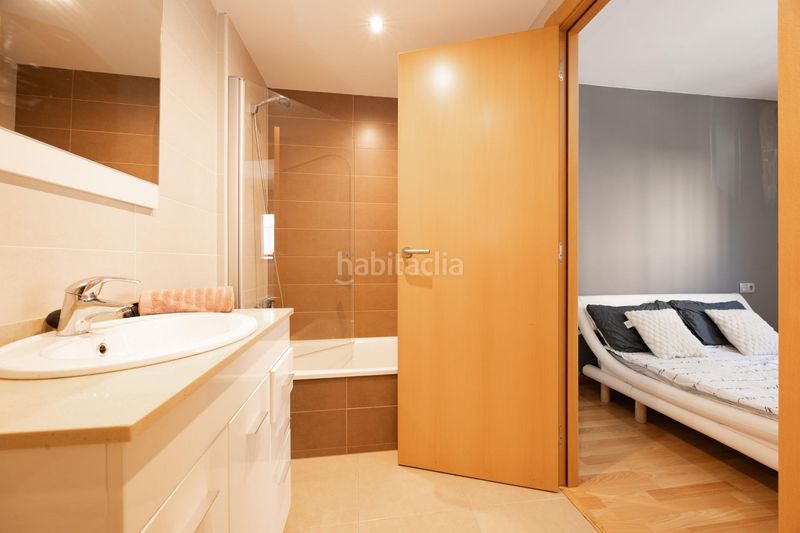 Foto 4e2a8fe8-ac85-4fd3-bb2b-ec47239c188a. Flat with parking in Eixample-Horta Capallera Figueres