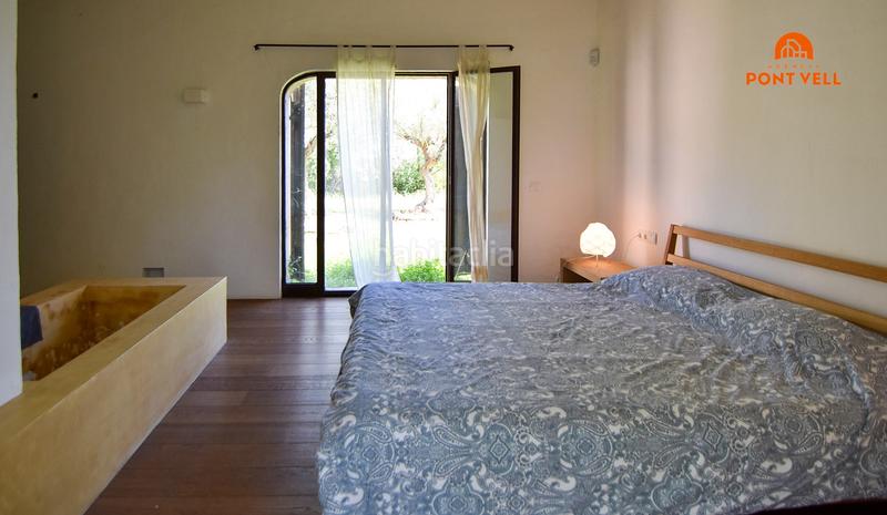 Foto f38b0ee1-bbb2-4717-8a53-9f4abf4a10e3. Lloguer casa amb calefacció aparcament a Forallac