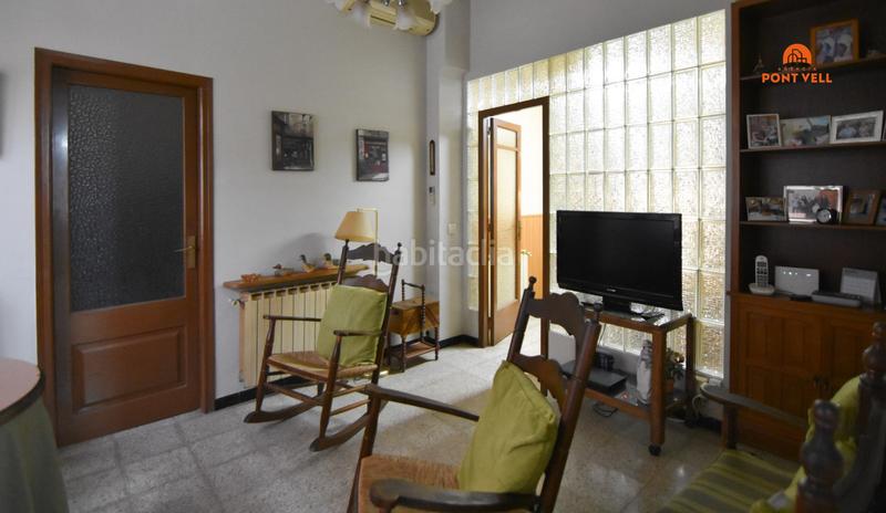 Foto 5779f5af-a954-4ec0-afb5-c8789fd7e3e1. Casa adossada amb calefacció aparcament a Bisbal d´Empordà (La)