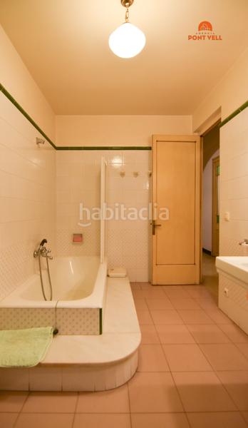 Foto 912e5efa-9406-4bf0-b70a-d28a16e5b255. Casa adossada amb calefacció aparcament a Bisbal d´Empordà (La)